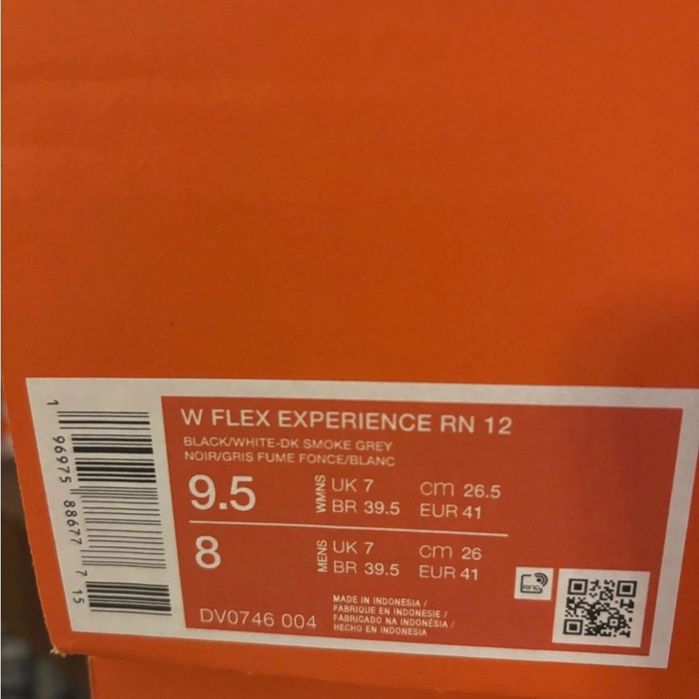 Nike Flex Experience Run 12 Women's White Black Running Work Shoe No Lid - Picture 8 of 8